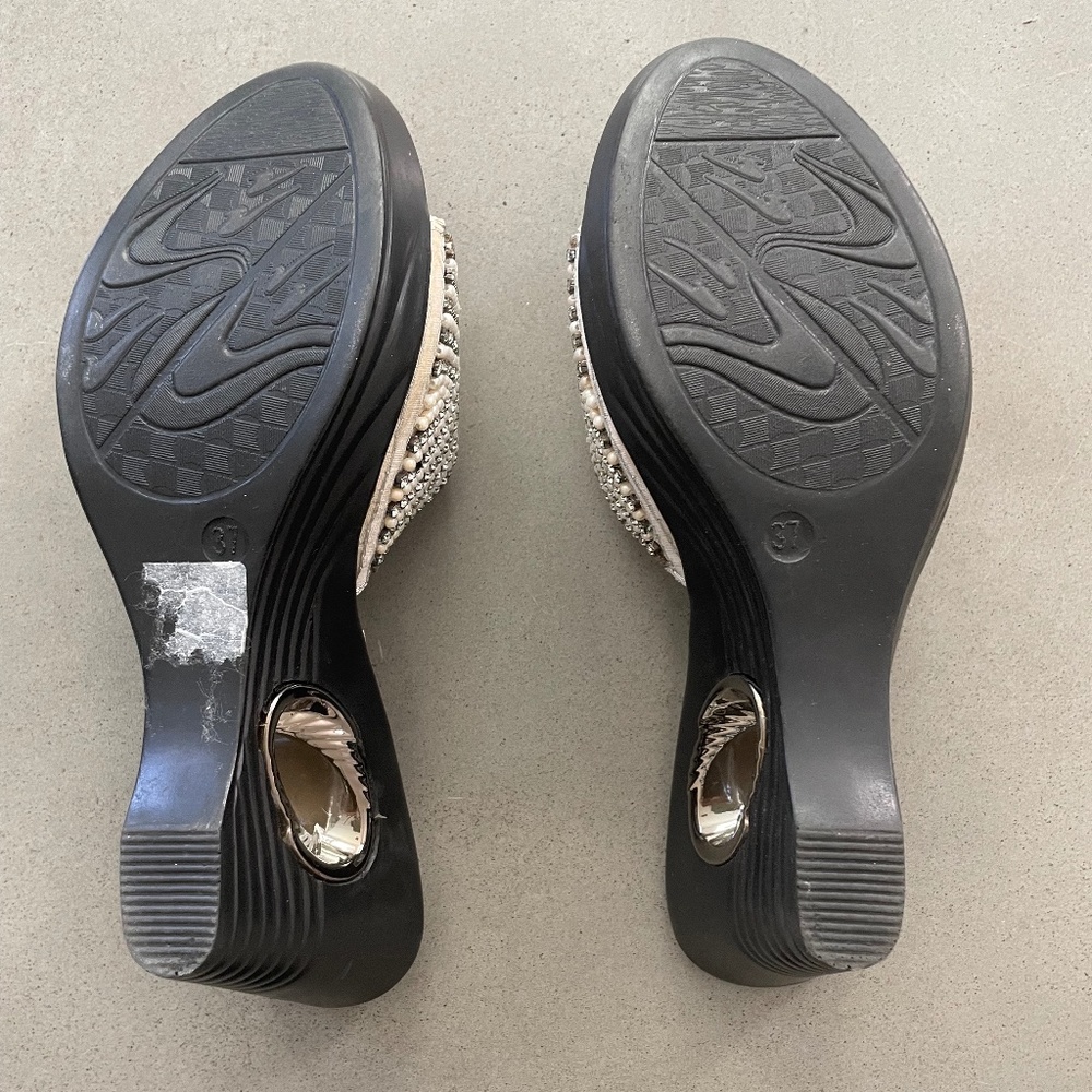 Sparkly Silver Slides, Size 7 - image 4